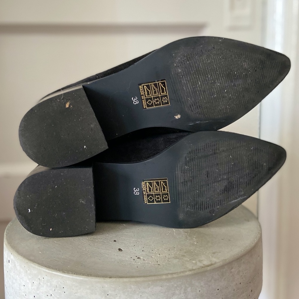 OAK NYC Black Suede Ankle Booties Chelsea Boots - Picture 4 of 6